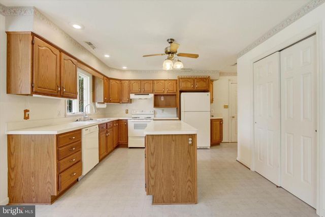 20020 MT AETNA RD, Hagerstown, MD 21742