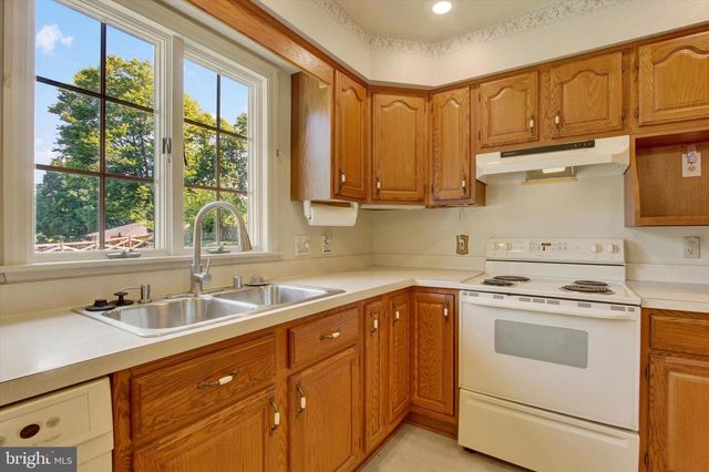 20020 MT AETNA RD, Hagerstown, MD 21742