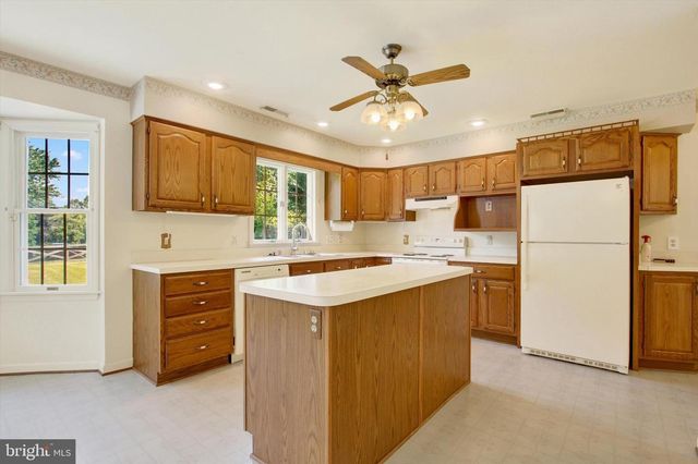20020 MT AETNA RD, Hagerstown, MD 21742
