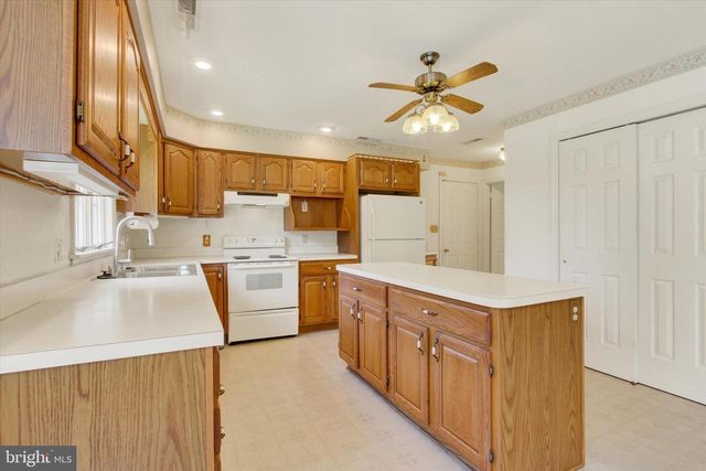 20020 MT AETNA RD, Hagerstown, MD 21742