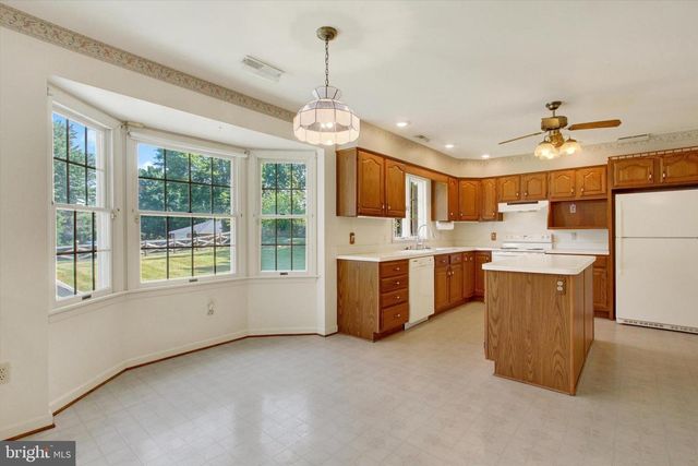20020 MT AETNA RD, Hagerstown, MD 21742