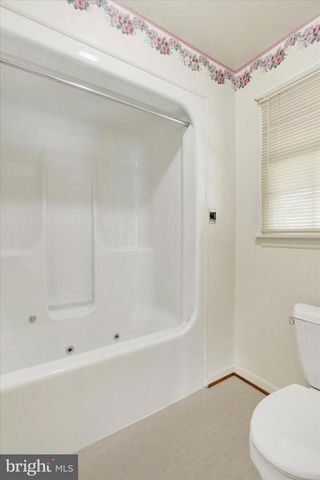 20020 MT AETNA RD, Hagerstown, MD 21742