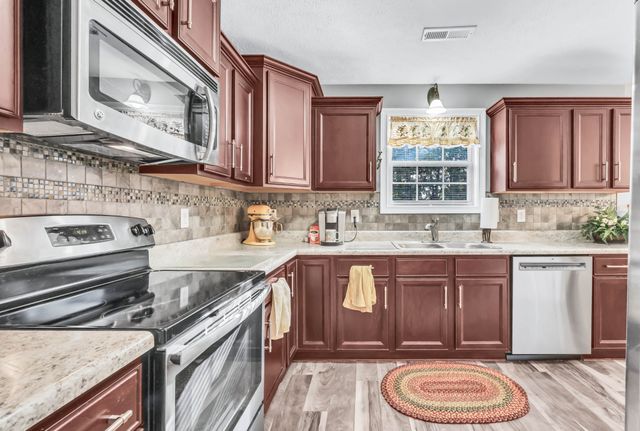 3690 Fox Tail Dr, Clarksville, TN 37040