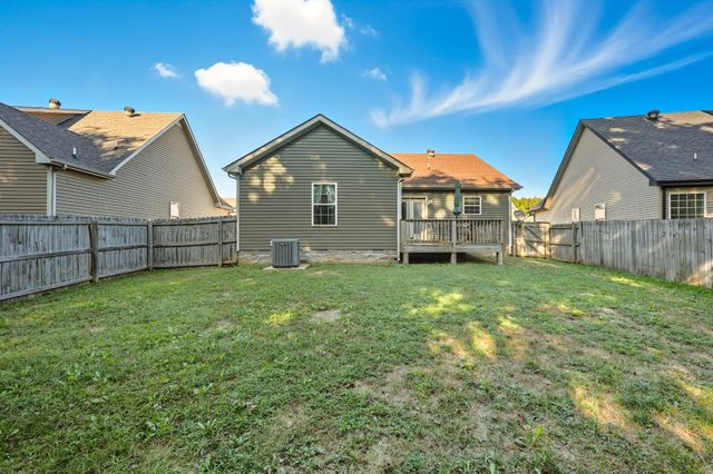 3690 Fox Tail Dr, Clarksville, TN 37040