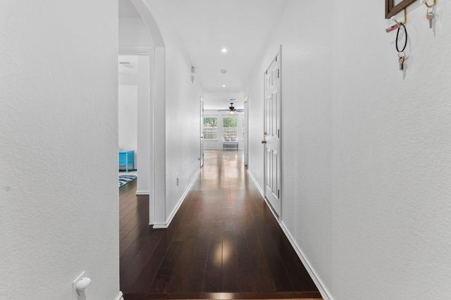 150 Breccia CV, Buda, TX 78610