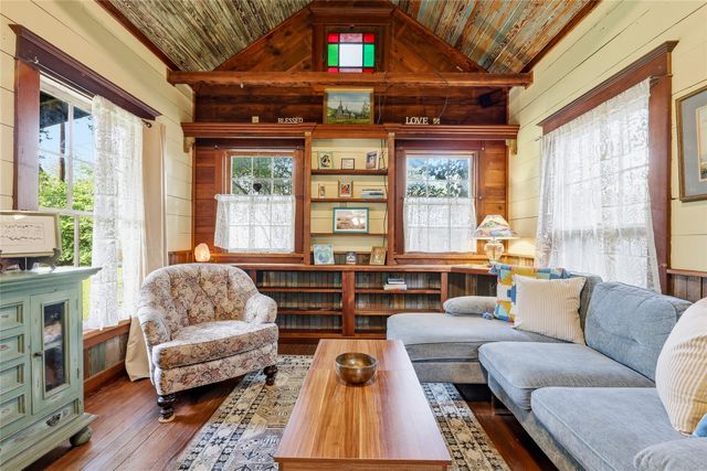 9204 Hermosa Drive, Dallas, TX 75218