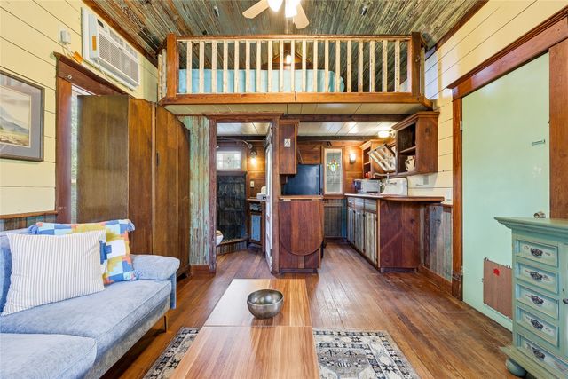 9204 Hermosa Drive, Dallas, TX 75218