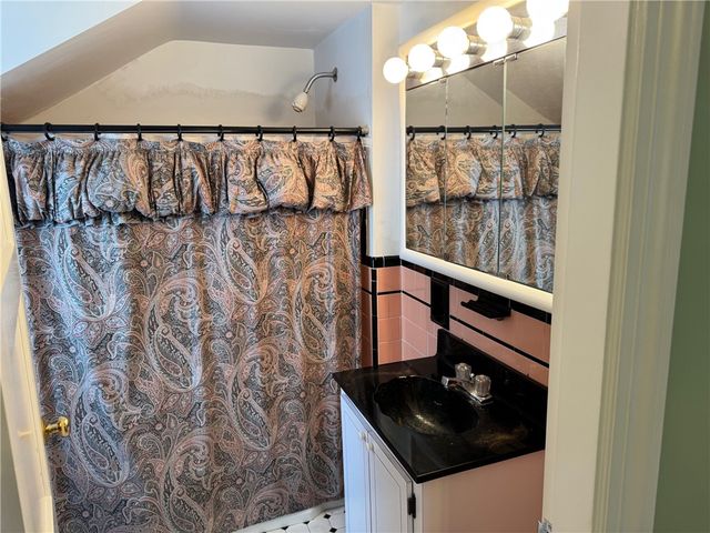 20 Hill Top Drive, Cranston, RI 02920