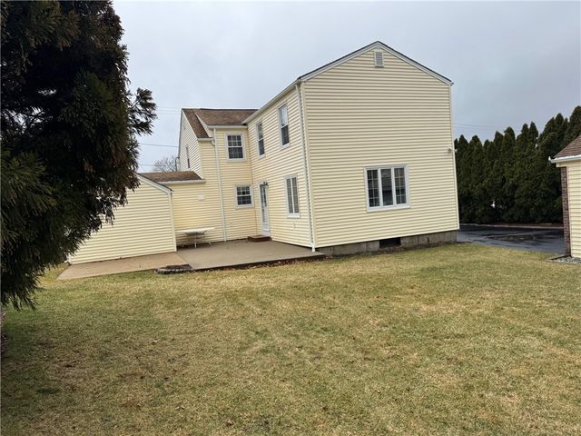 20 Hill Top Drive, Cranston, RI 02920