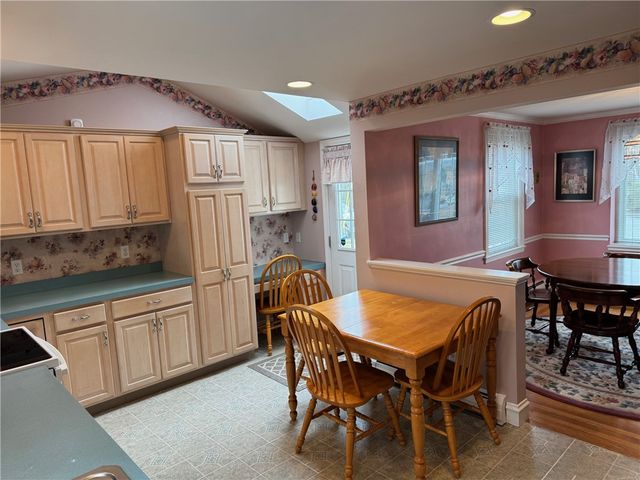 20 Hill Top Drive, Cranston, RI 02920