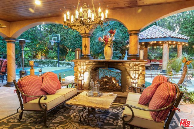 5481 Collingwood Circle, Calabasas, CA 91302