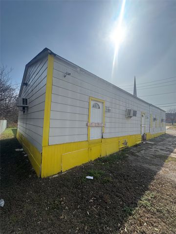 2151 E Ann Arbor Avenue, Dallas, TX 75216