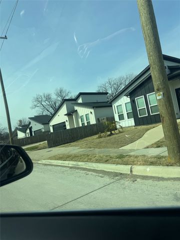 2151 E Ann Arbor Avenue, Dallas, TX 75216