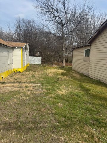 2151 E Ann Arbor Avenue, Dallas, TX 75216