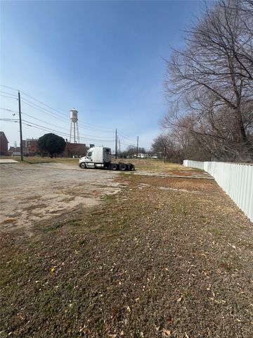 2151 E Ann Arbor Avenue, Dallas, TX 75216