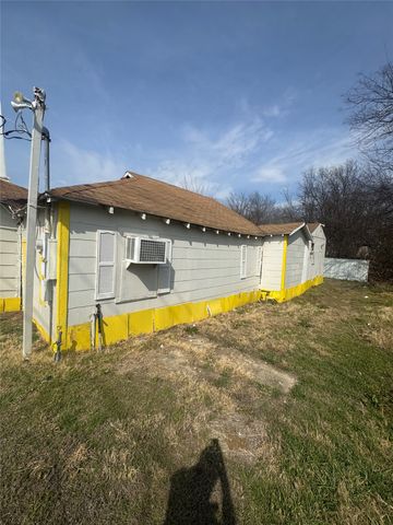 2151 E Ann Arbor Avenue, Dallas, TX 75216