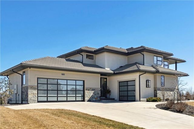 17329 Larsen Street, Overland Park, KS 66221