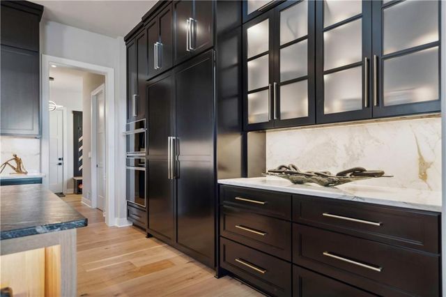 17329 Larsen Street, Overland Park, KS 66221