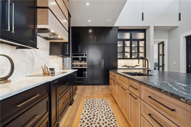 17329 Larsen Street, Overland Park, KS 66221