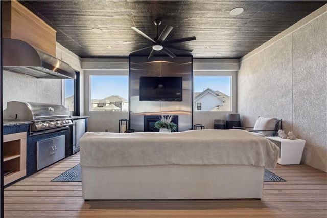 17329 Larsen Street, Overland Park, KS 66221