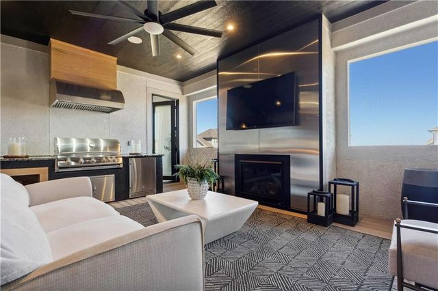 17329 Larsen Street, Overland Park, KS 66221