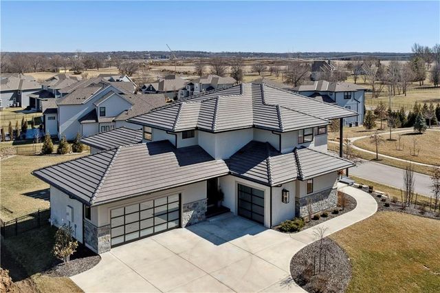 17329 Larsen Street, Overland Park, KS 66221