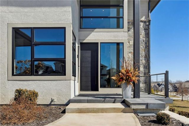 17329 Larsen Street, Overland Park, KS 66221