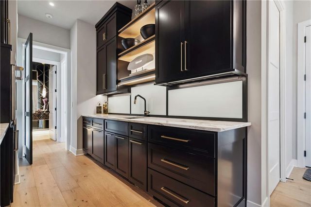 17329 Larsen Street, Overland Park, KS 66221