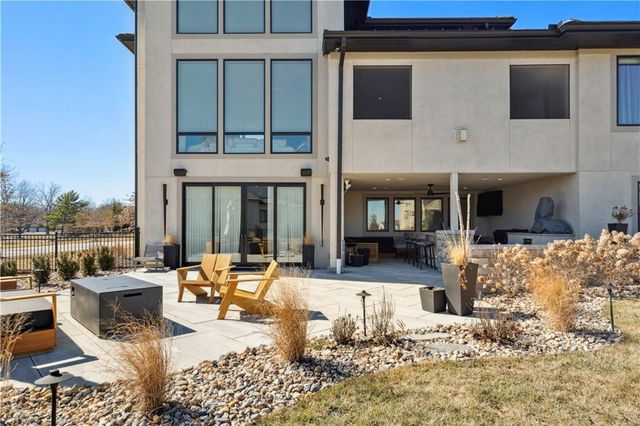 17329 Larsen Street, Overland Park, KS 66221