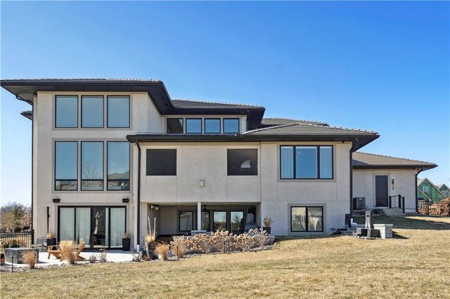 17329 Larsen Street, Overland Park, KS 66221