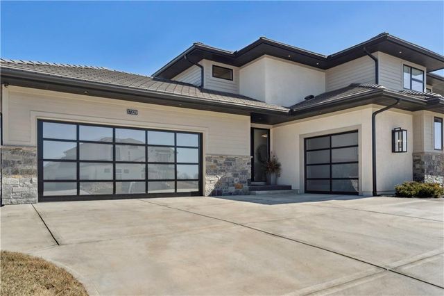 17329 Larsen Street, Overland Park, KS 66221