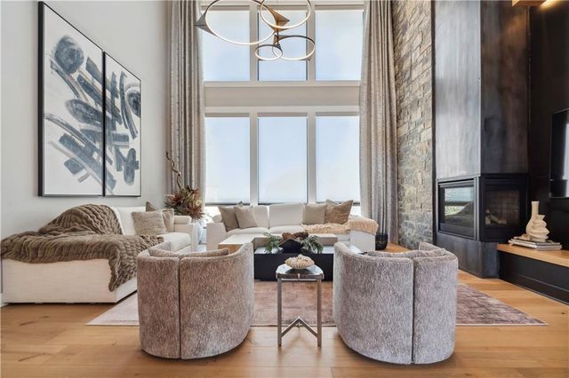 17329 Larsen Street, Overland Park, KS 66221