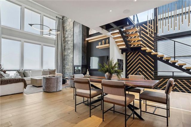 17329 Larsen Street, Overland Park, KS 66221