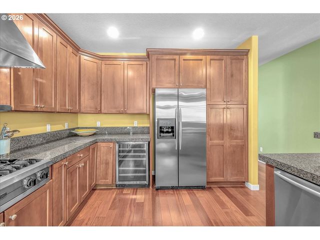 12817 Se MEADEHILL Ave, Happy Valley, OR 97086