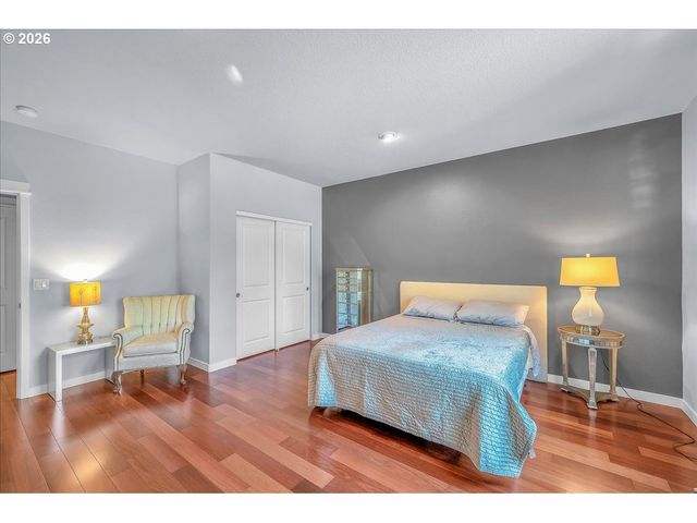 12817 Se MEADEHILL Ave, Happy Valley, OR 97086