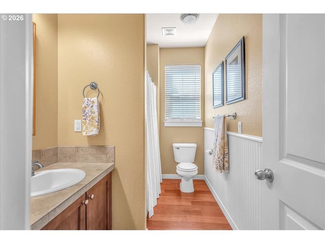 12817 Se MEADEHILL Ave, Happy Valley, OR 97086