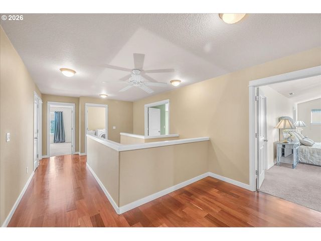 12817 Se MEADEHILL Ave, Happy Valley, OR 97086