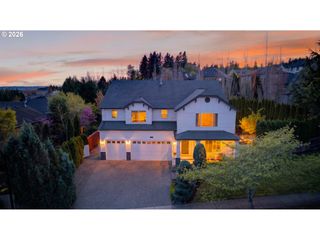 12817 Se MEADEHILL Ave, Happy Valley, OR 97086