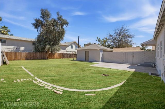 250 Holtby, Bakersfield, CA 93304