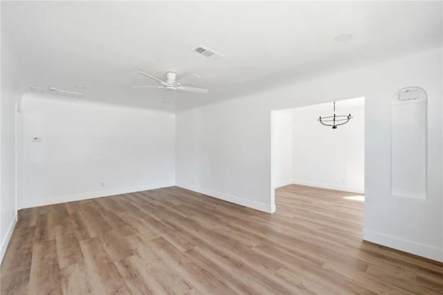 250 Holtby, Bakersfield, CA 93304