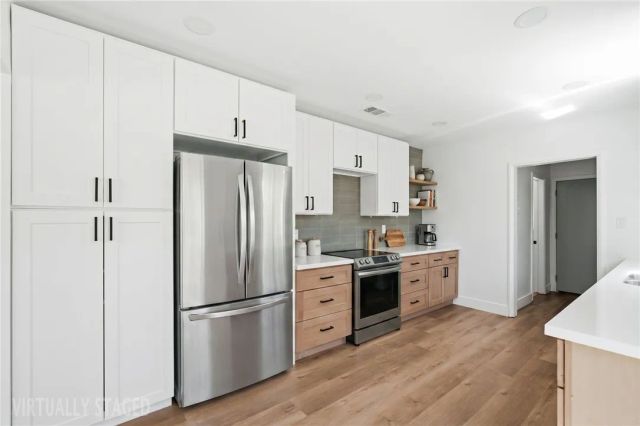 250 Holtby, Bakersfield, CA 93304