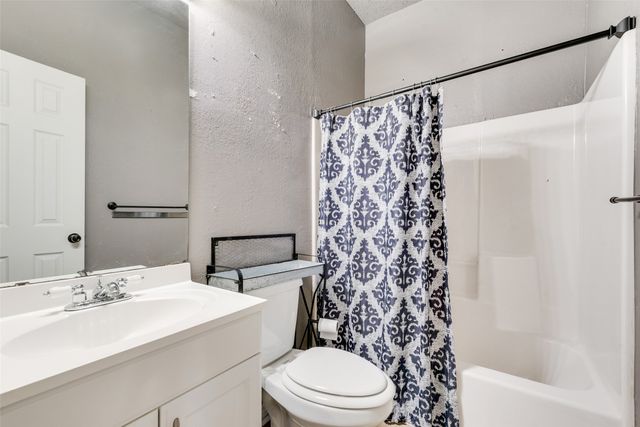 402 S Austin Street, Edgewood, TX 75117