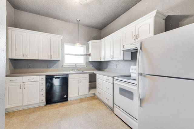 402 S Austin Street, Edgewood, TX 75117