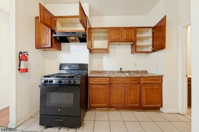 46 Seymour Ave, Newark City, NJ 07108