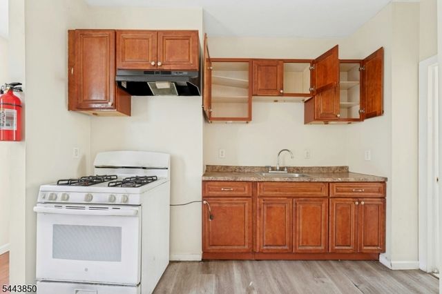 46 Seymour Ave, Newark City, NJ 07108