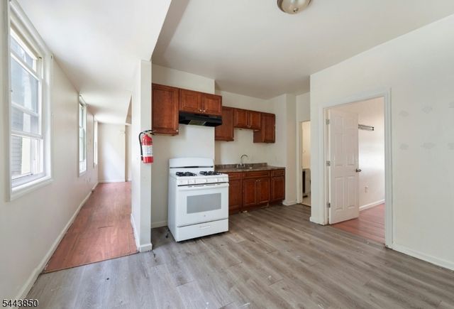 46 Seymour Ave, Newark City, NJ 07108