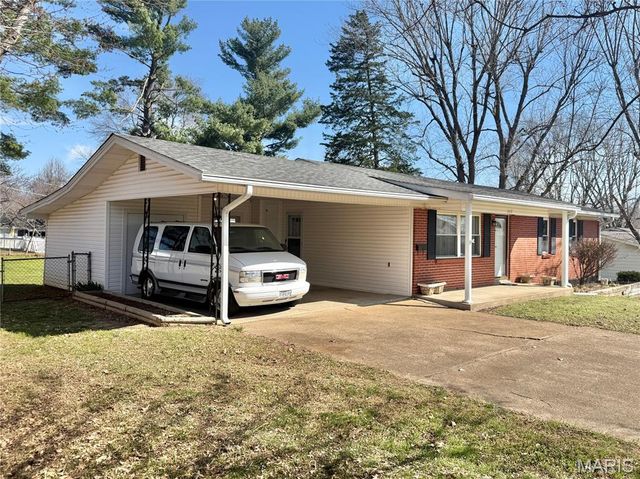 209 Aldergate Street, Farmington, MO 63640