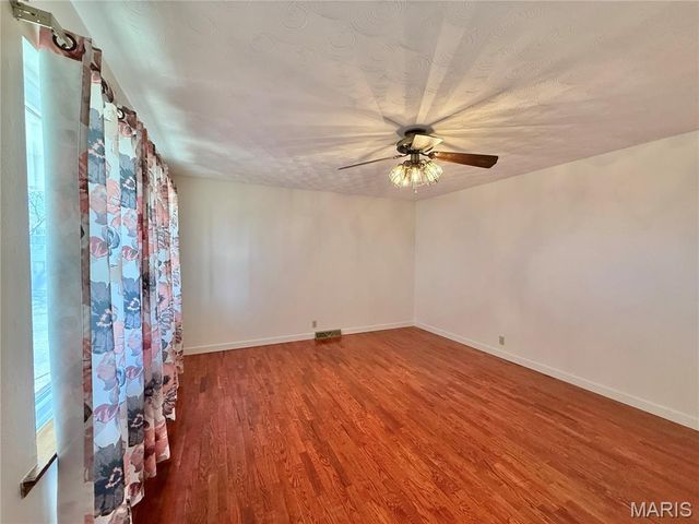 209 Aldergate Street, Farmington, MO 63640