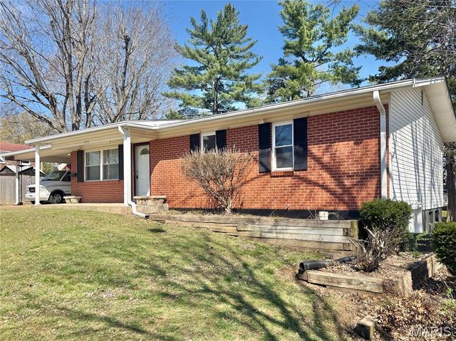 209 Aldergate Street, Farmington, MO 63640