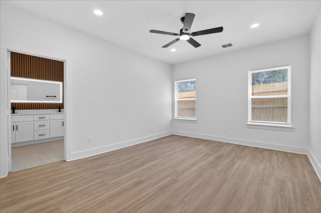 522 Avenue G, Dallas, TX 75203